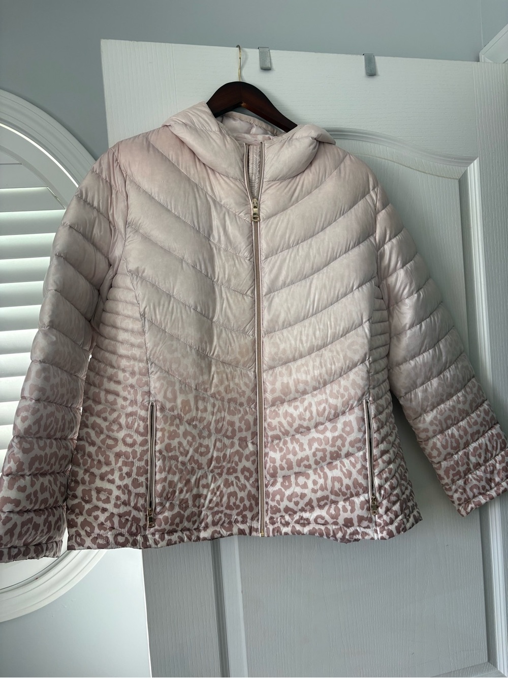 Calvin Klein leopard print packable down jacket w/hood sz XXL